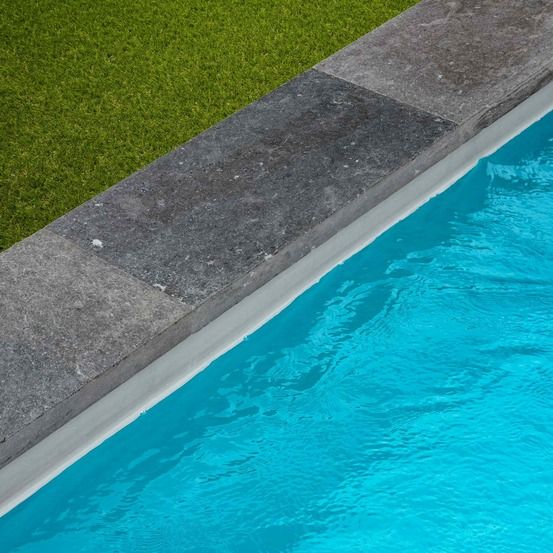 Margelle de piscine pierre d'egypte grise 60x30x5 cm bord droit (à l'unité) - ro'ma nature