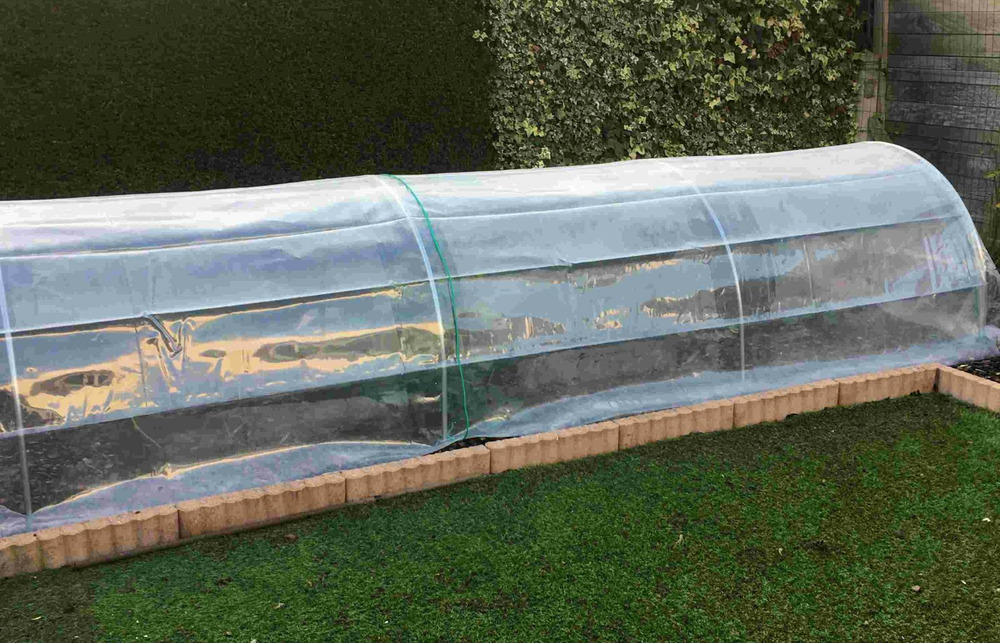 Serre de jardin tunnel de forçage 10m de long - serre à semis - les serres tonneau