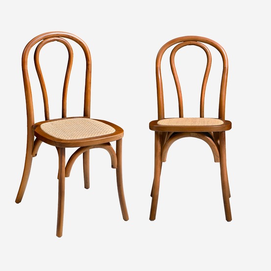 Lot de deux chaises vintage en bois avec assise en rotin et dossier arrondi