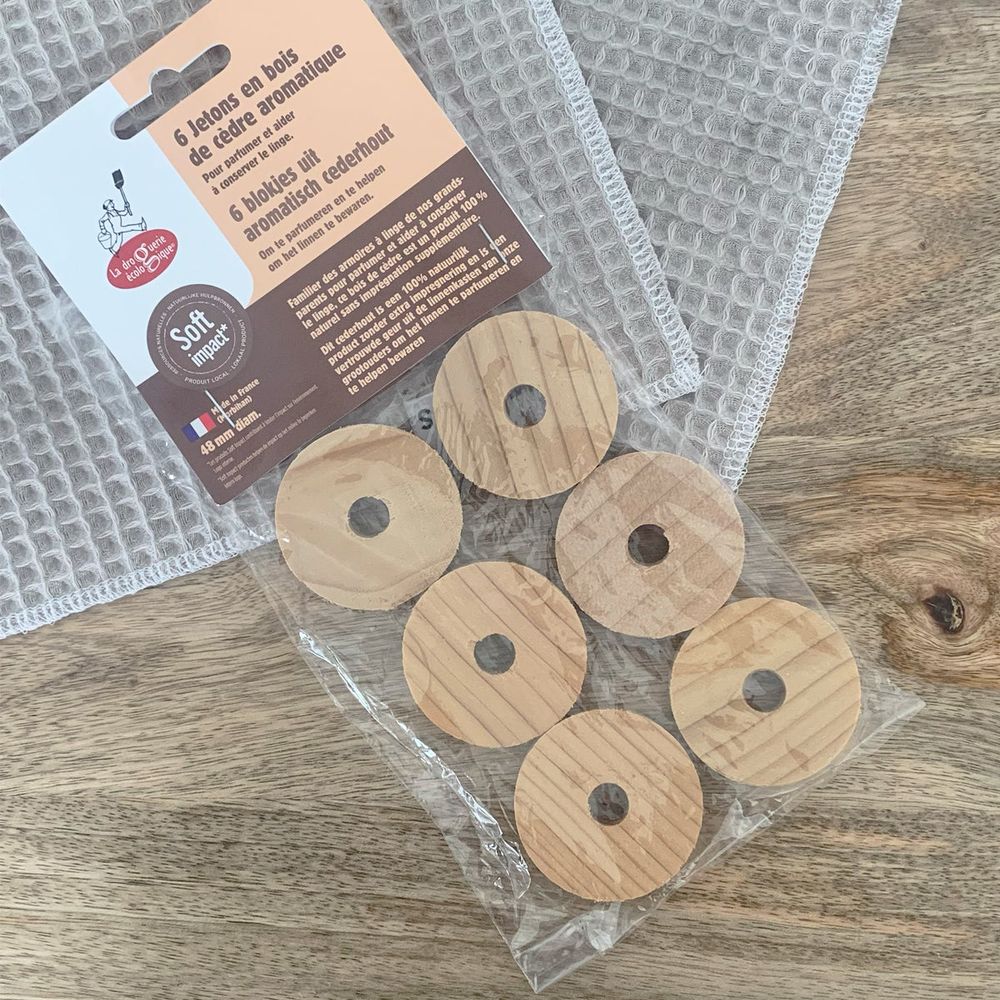 Pack de 6 jetons en bois de cèdre anti-mites pour le linge