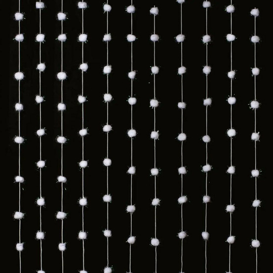 Rideau de boules de coton