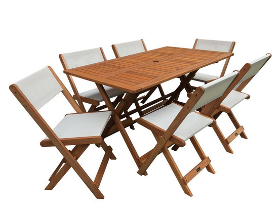 Table et chaises de jardin en bois exotique