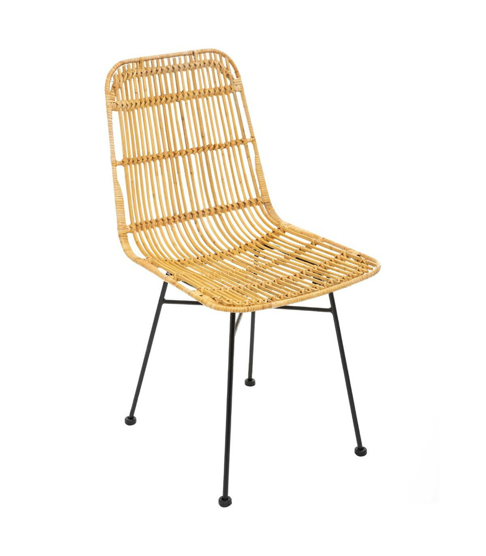 Chaise en rotin naturel et pieds en métal noir