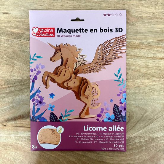 Maquette 3d en bois - licorne ailée