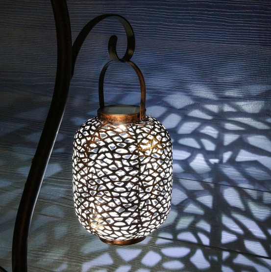Lanterne solaire métal ajouré design rétro