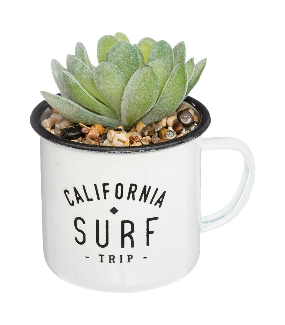 Plante artificielle dans un mug en métal