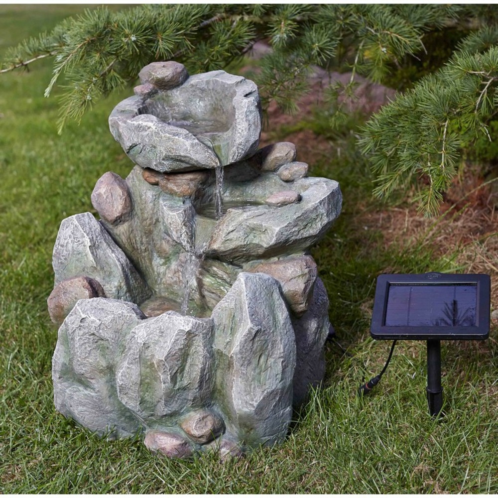 Fontaine solaire cascade rocher