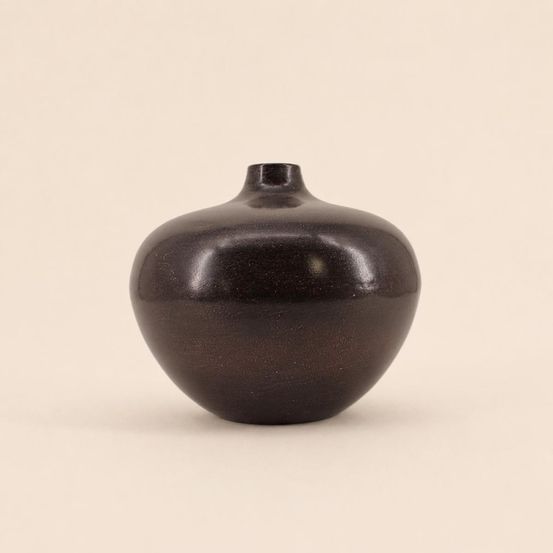 Vase design en métal noir h24cm