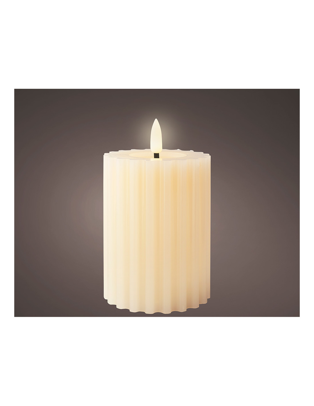 Bougie en cire led couleur beig, surface gaufrée, ø7,5x12,3cm. Lumineo