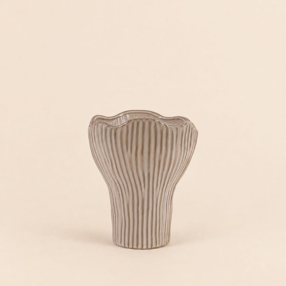 Vase en céramique strié marron finition ondulée, h22cm