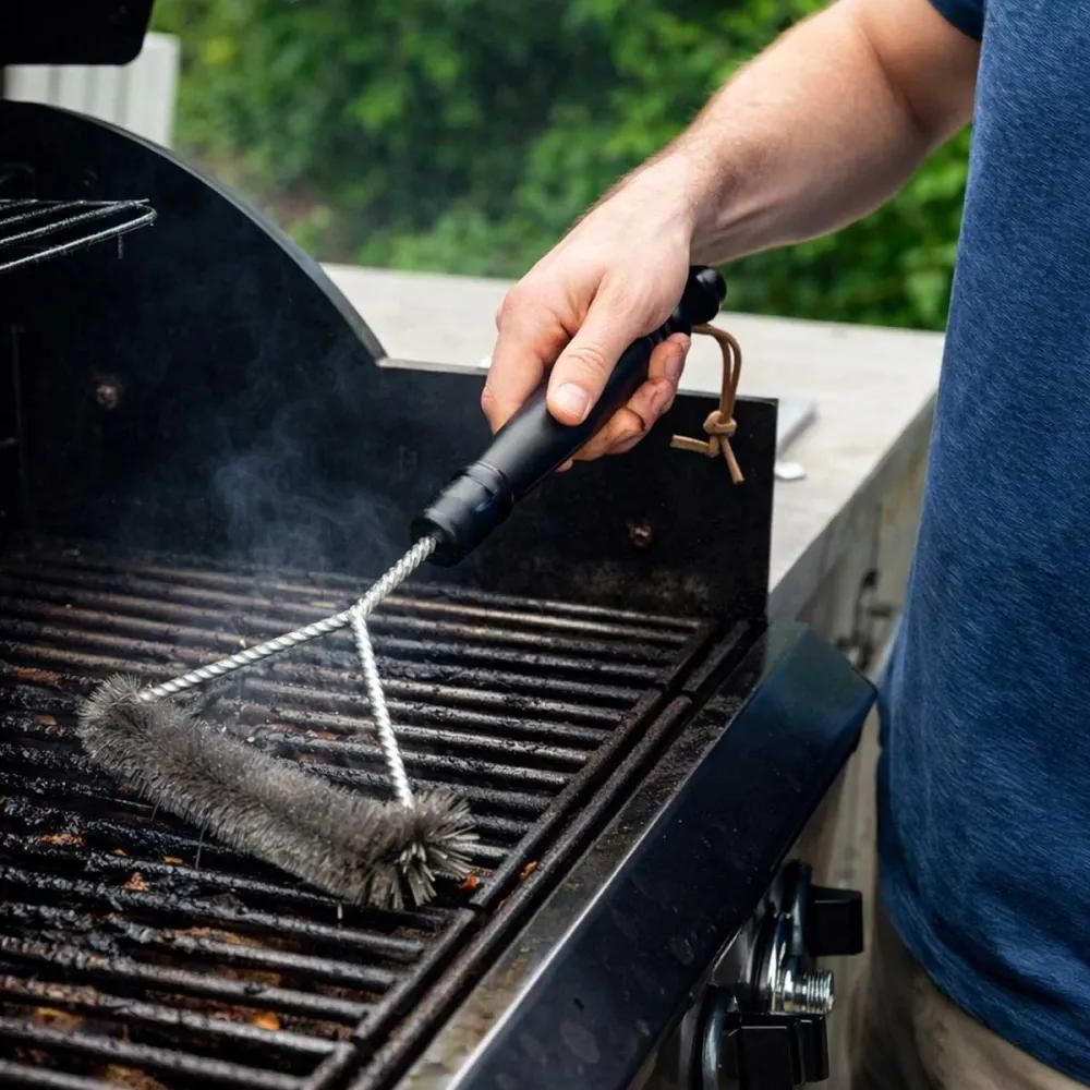 Brosse triangulaire nettoyage barbecue - 30 cm