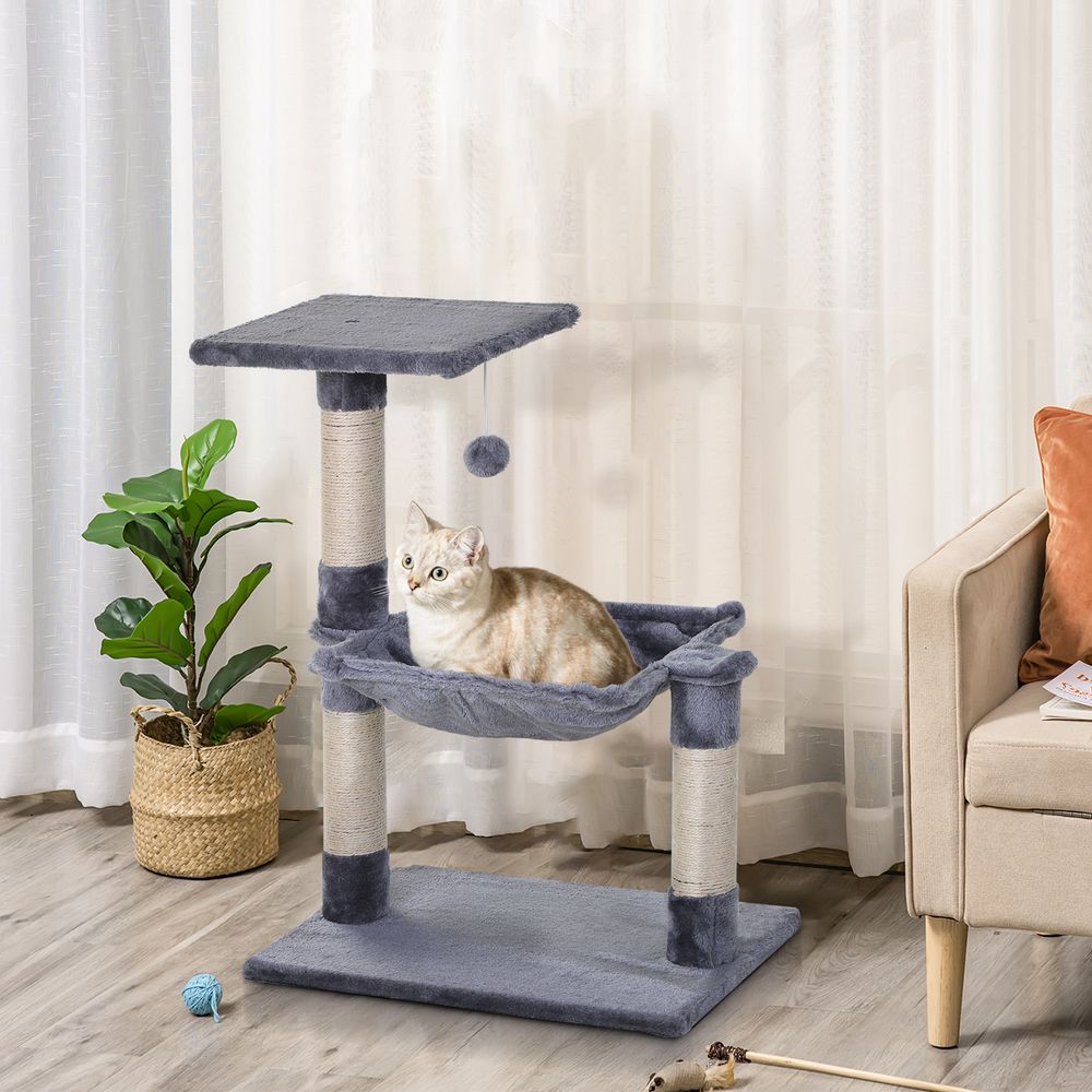 Arbre à chat 3 griffoirs grattoirs sisal naturel plateforme hamac et boule suspendue dim. 50l x 36l x 70h cm peluche courte gris