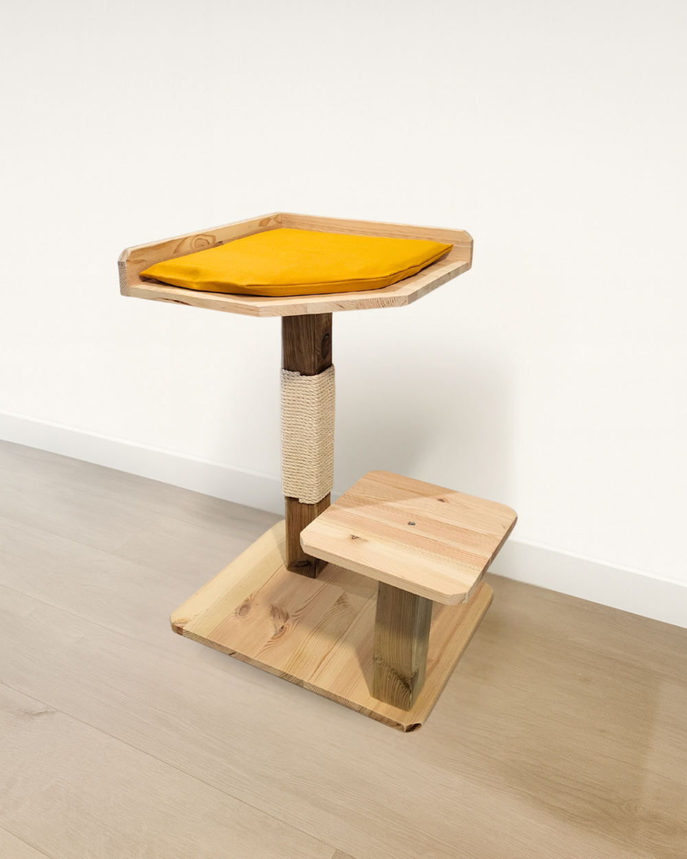 Perchoir pour chat hauteur 70cm jaune