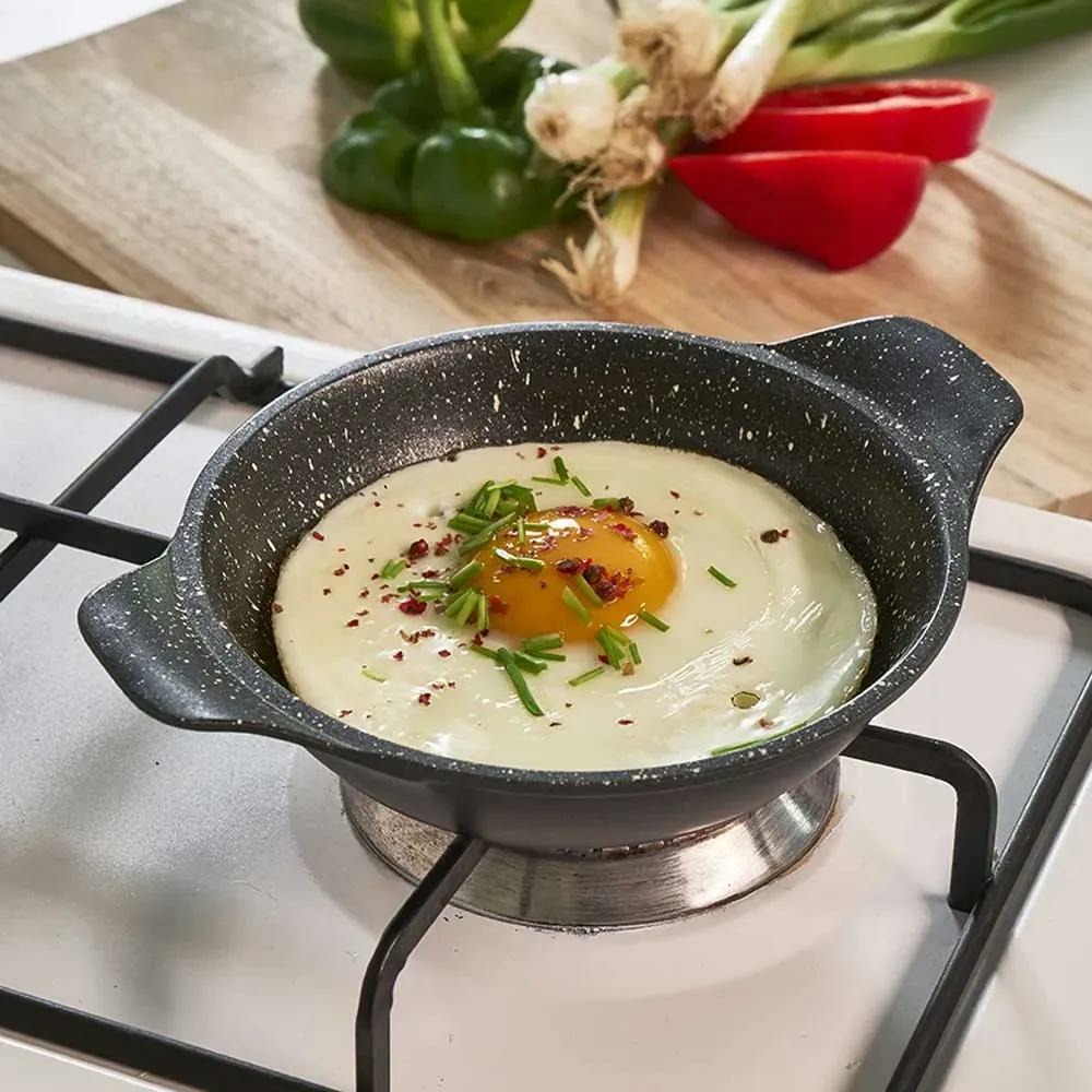 Poêlon à oeufs