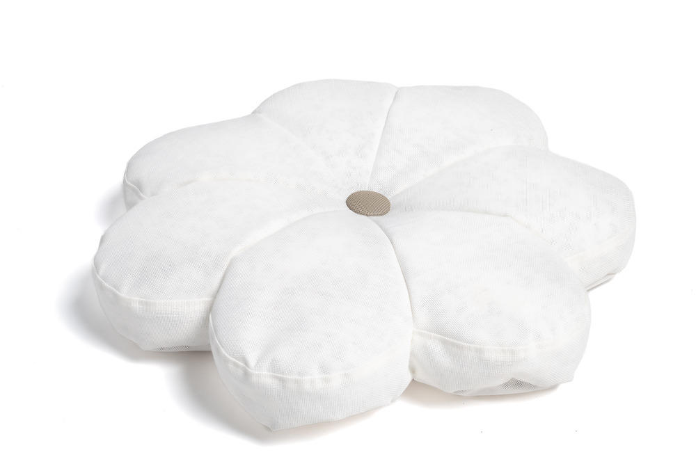 Petit daisy | coussin flottant | 62 x h7 cm