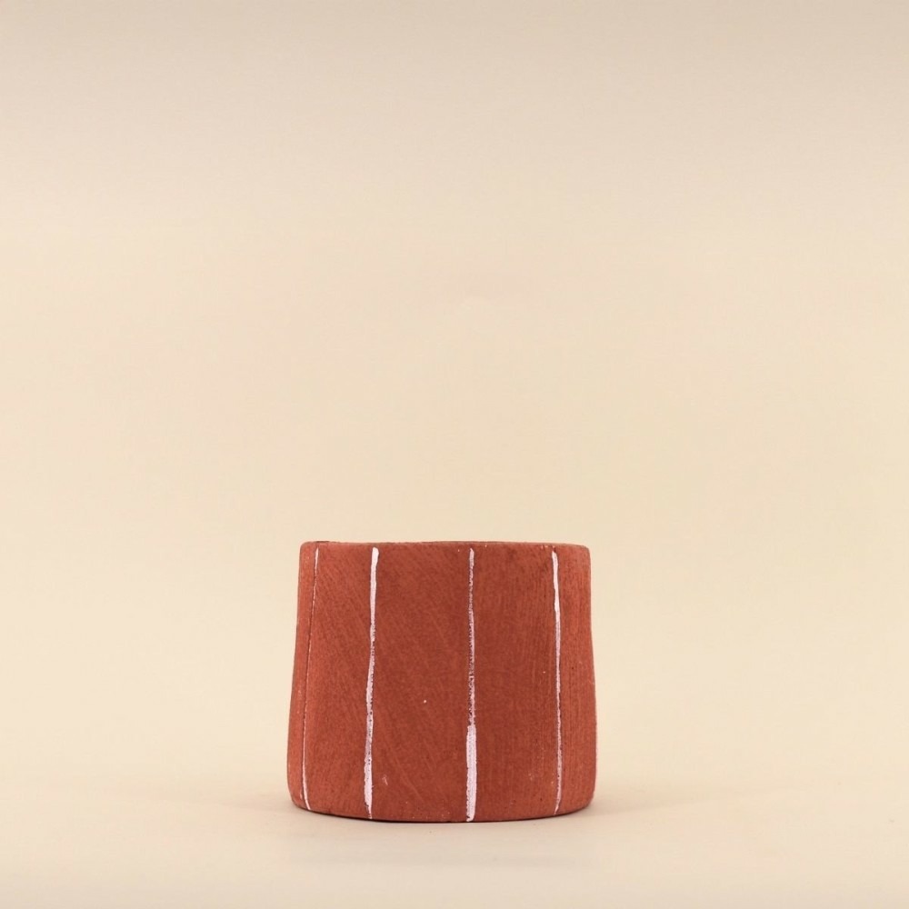 Cache-pot en ciment terracotta lignes blanches 15cm