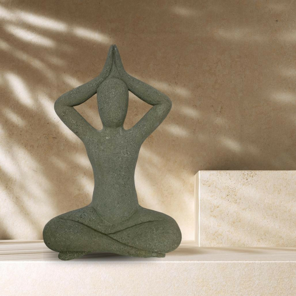 Sculpture zen en pierre femme position yoga 100 cm