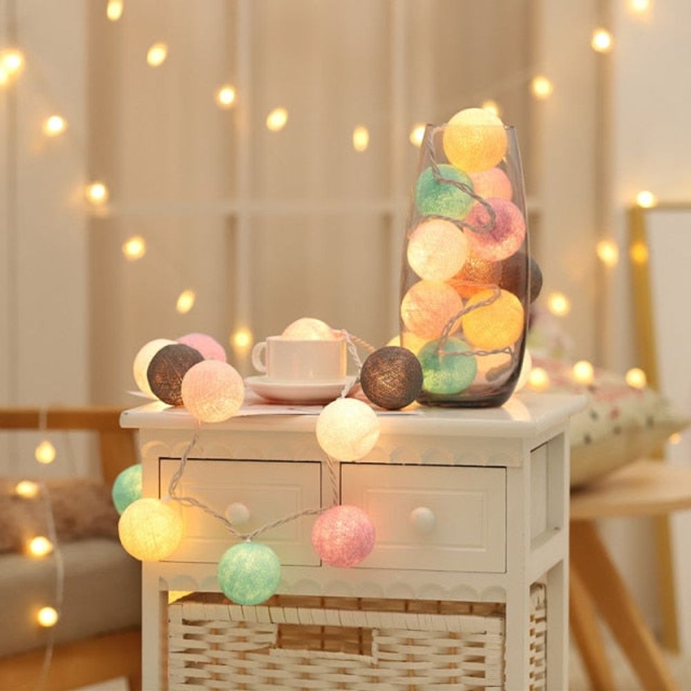 Guirlande lumineuse à boules vertes, roses et jaunes - 1m50 - piles
