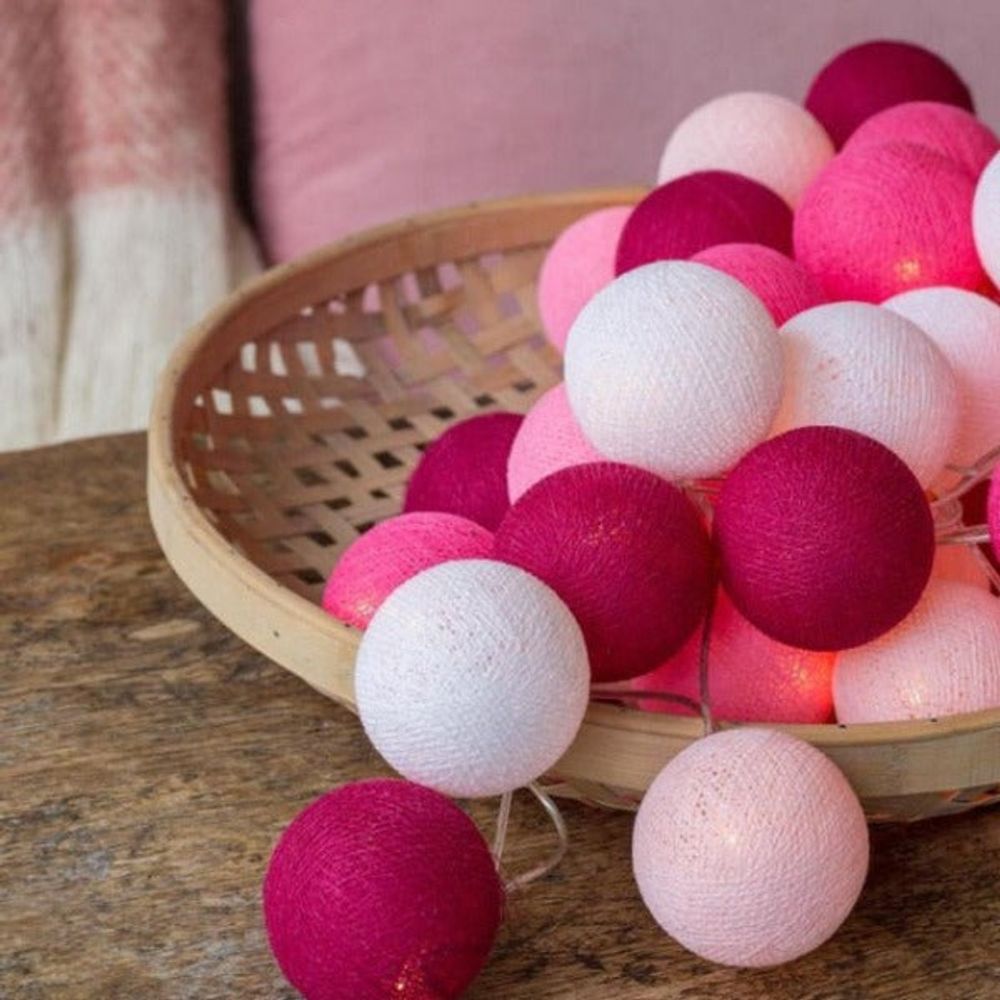 Guirlande lumineuse à boules roses, blanches et violettes - 1m50 - piles