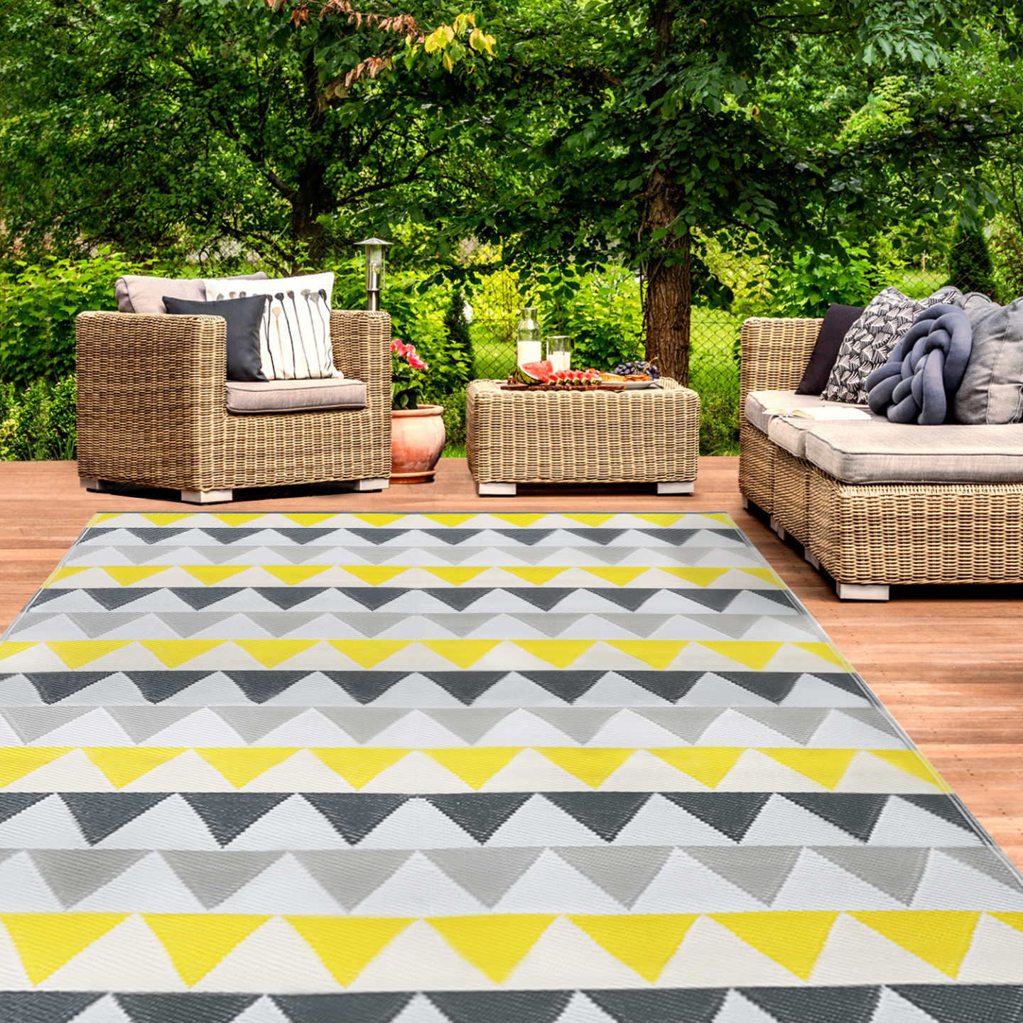 Tapis extérieur sari triangles gris et jaune 270 x 370 cm