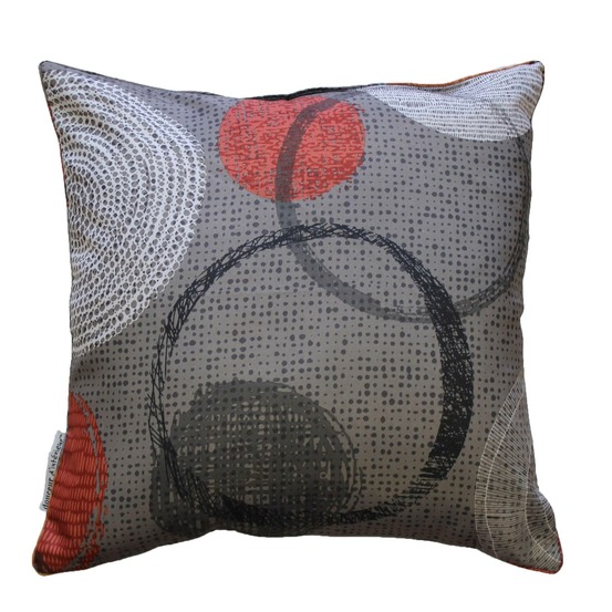 Coussin passepoil polyester imprime modele lascaux 40 x 40 cm