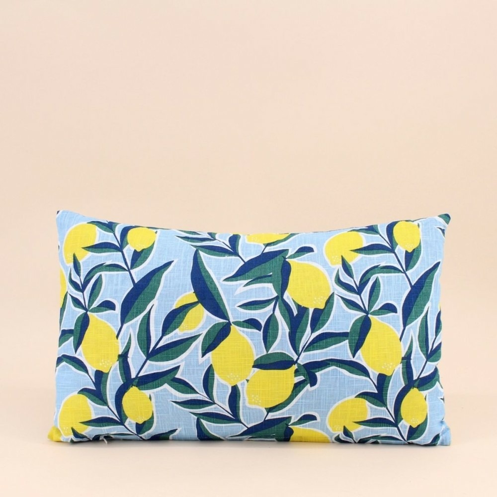 Coussin déperlant et anti-uv motifs citrons 30x50cm