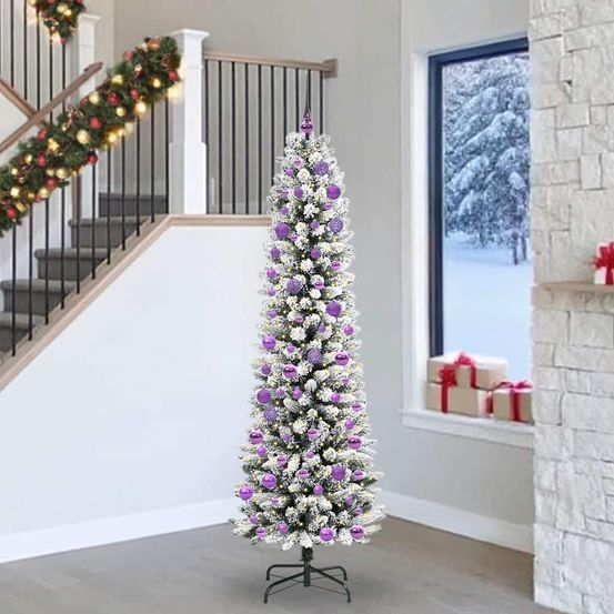 Sapin artificiel 240 cm effet neige avec lumières led intégrées et décorations