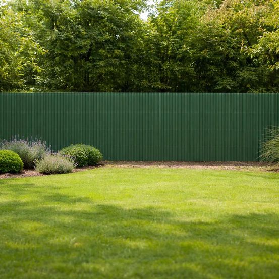 Canisse pvc occultant simple face 1,5x3m vert - kit fixation inclus
