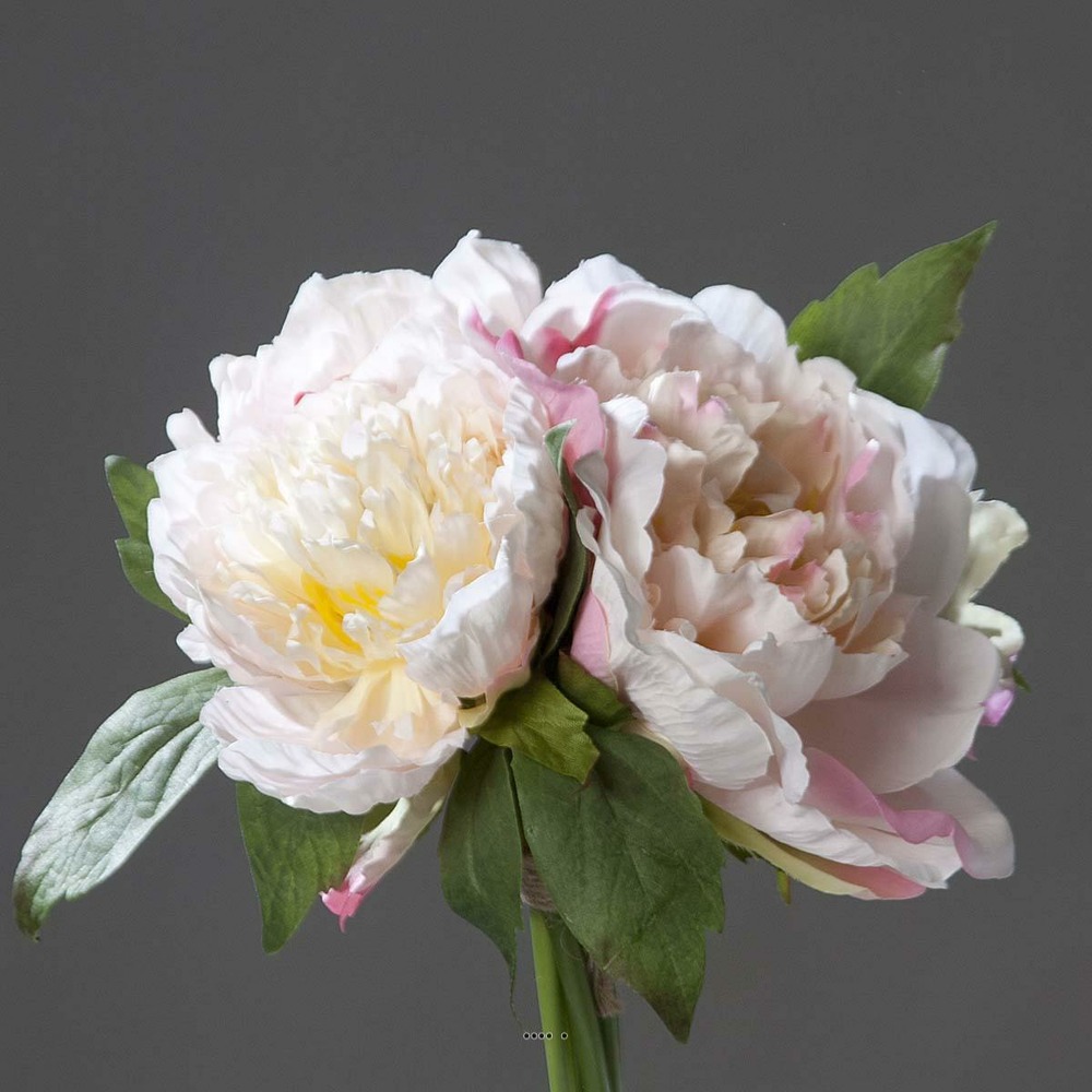 Bouquet de 3 pivoines rose epanouies artificielles corde et feuillage h 26 cm -