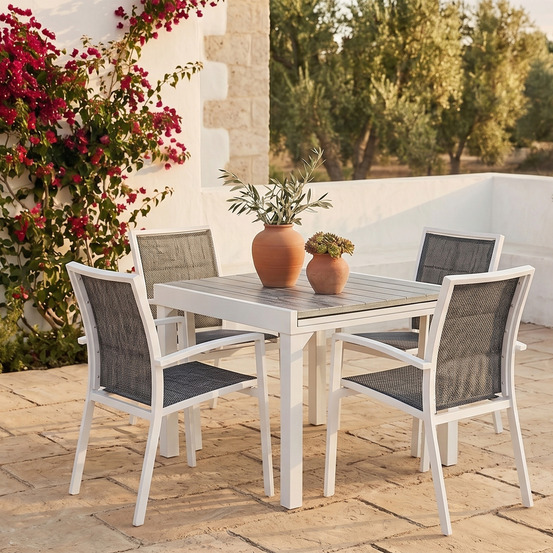 Ensemble modulo 4/8p en aluminium blanc et verre décors bois avec 4 fauteuils en textilène