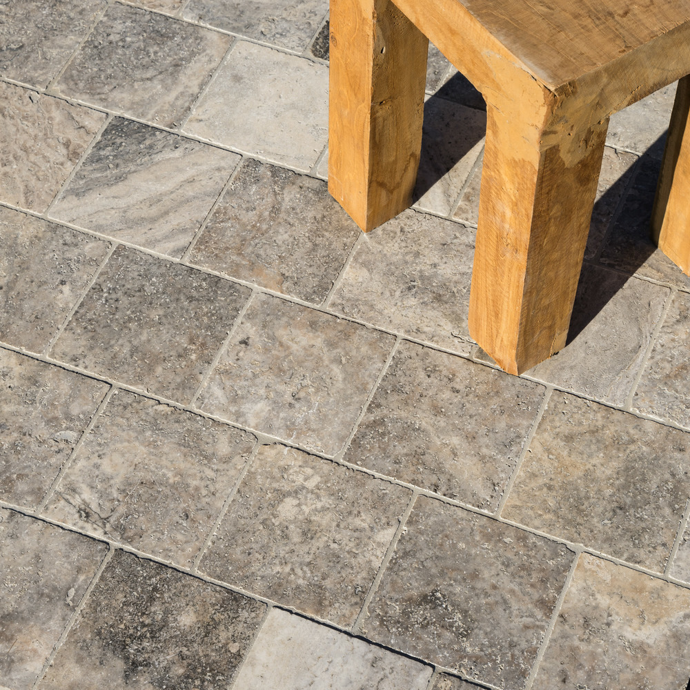 Pavé travertin gris silver 15,25x15,25x3 cm (vendu au m² - 42 pavés/m²) - ro'ma nature