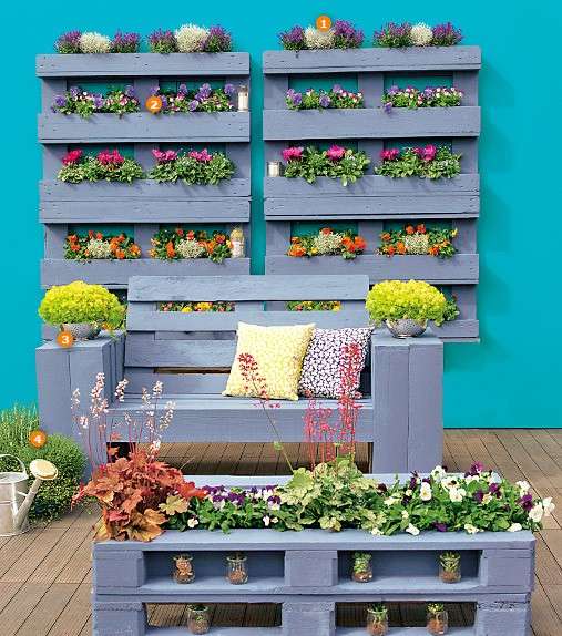 Aménagement jardin fleuri en palette