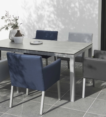 table et chaises en aluminium