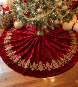 pieds de sapin chatoyant rouge