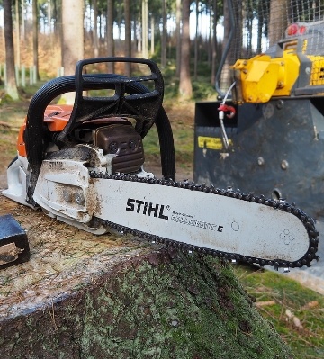 outils de jardin tronçonneuse