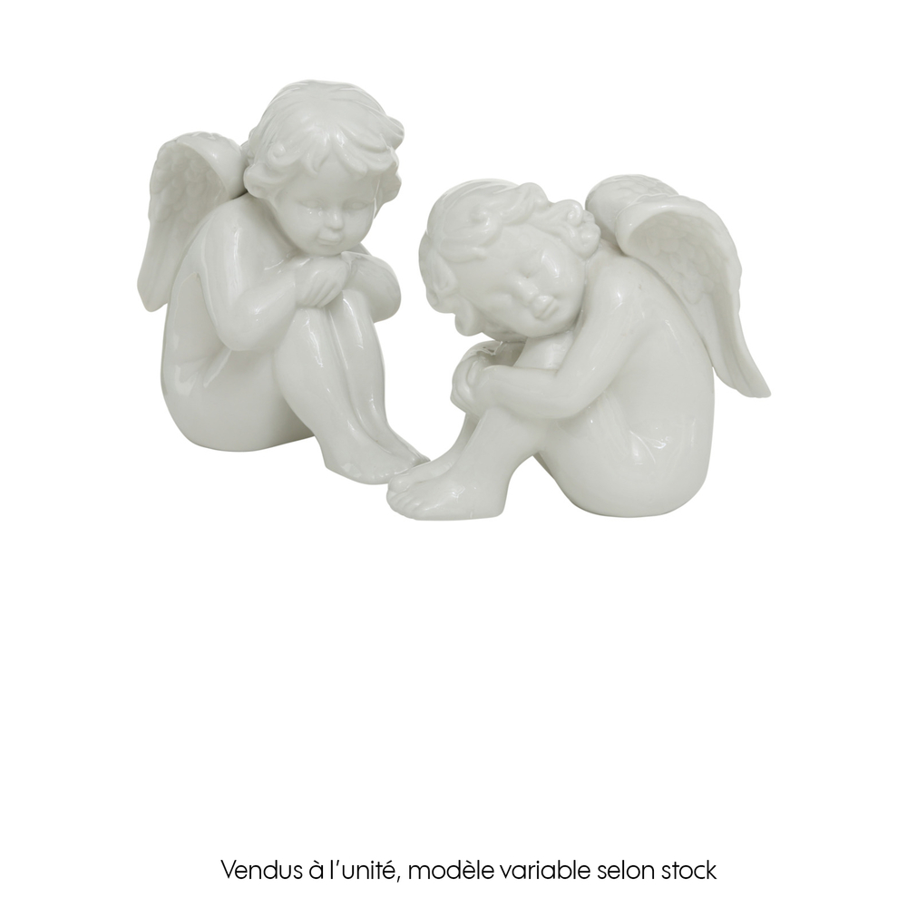 Ange assis, en porcelaine L.15 x 9 x H.16 cm