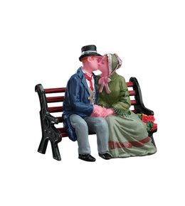 Figurine de Noël : Le baiser sur un banc à Caddington - H.6cm