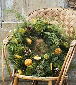 Comment fabriquer une couronne de Noël végétale ?