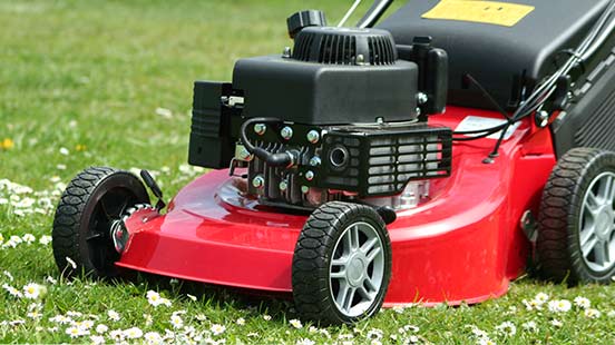 Tondeuse thermique : comment la choisir ?